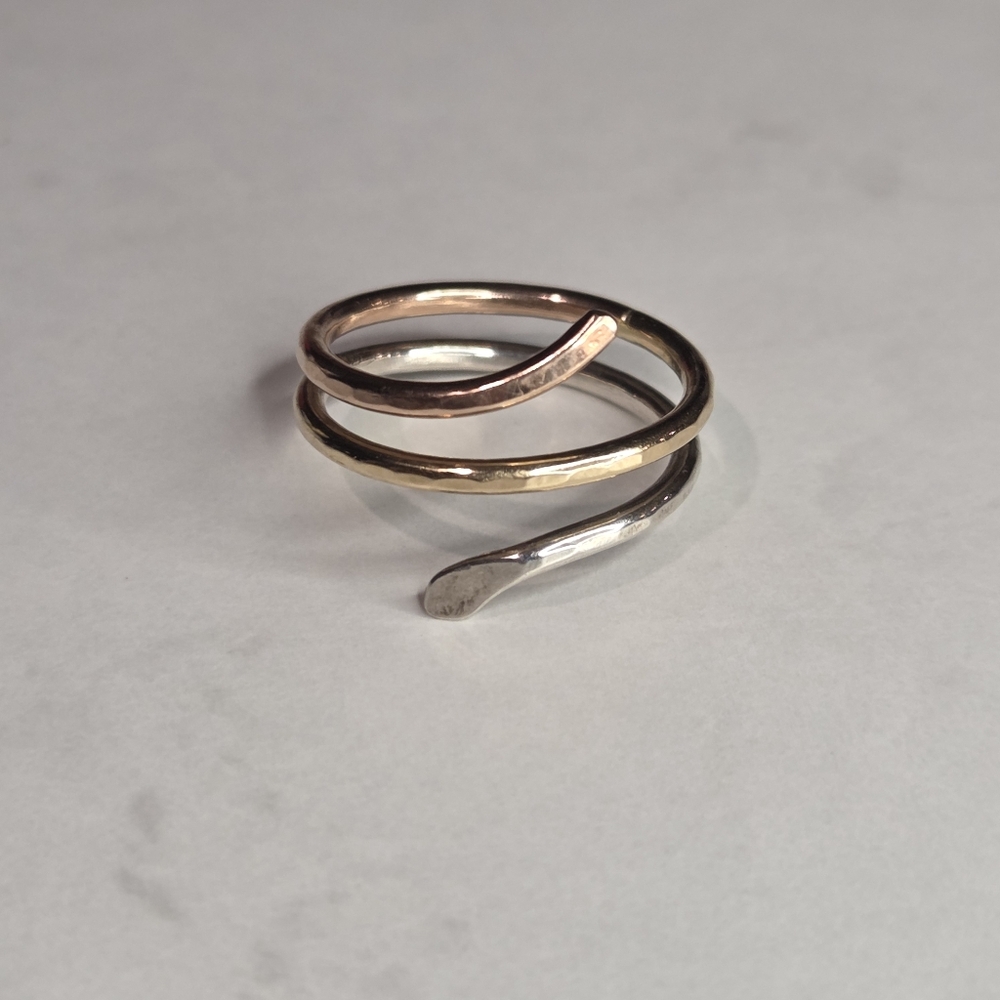 Tri-color Spiral Ring